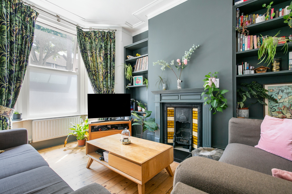 What are the right questions to ask at a viewing?